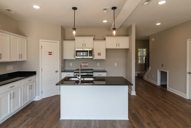 Photo - Contemporary 3-Bedroom Beauty with Walk-In Closet and Tile Shower Retreat