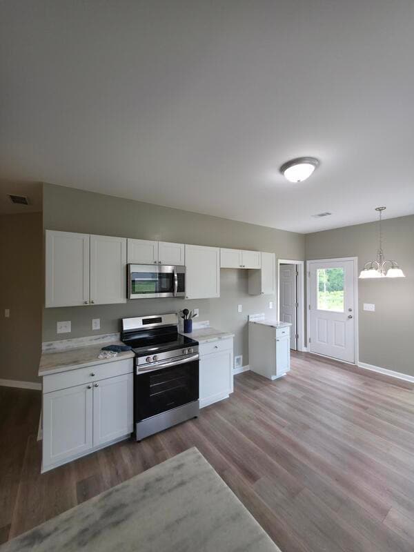 Photo - 207 Charlotte Cir