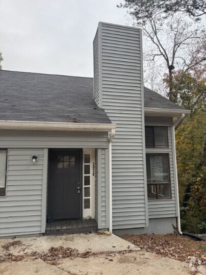 Building Photo - North Hall Duplex Available Immediately! Rental