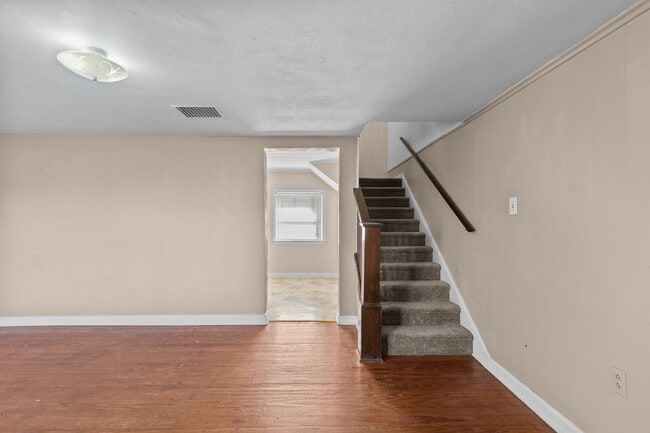 Photo - 1628 Bradford Terrace