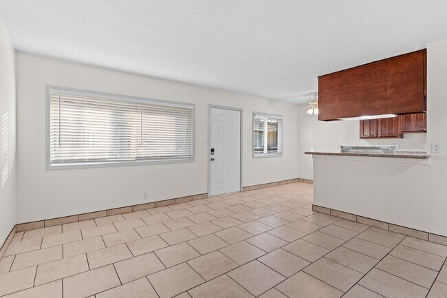 Photo - 765 Cerritos Ave Unidad 20