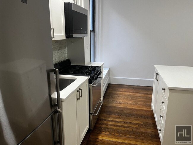 Photo - EAST 46 STREET Unit 2O