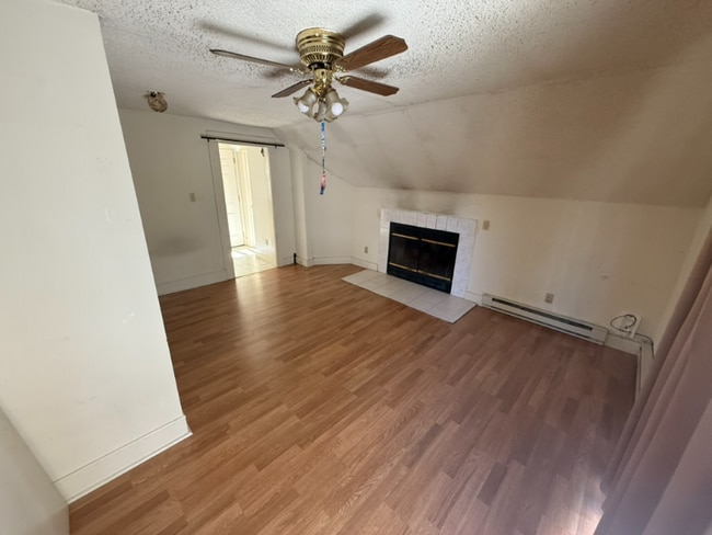 Photo - 22 Emmett St Unit 3