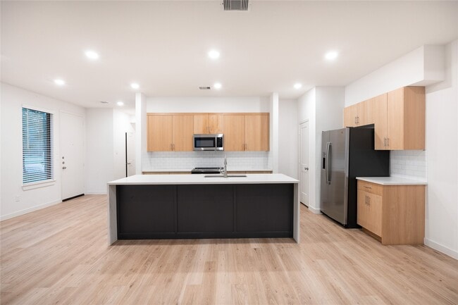 Photo - 2521 Appian Wy
