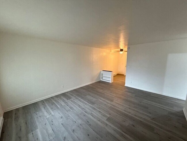 Photo - 1835 Beach Ave NE Unit 5