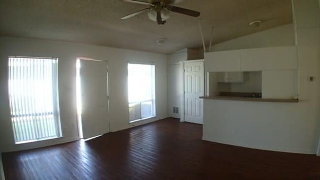 Photo - 608 W 51st St Unit #104