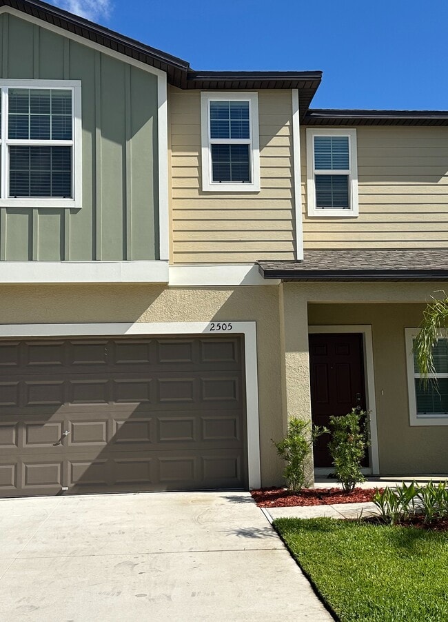 Building Photo - 2505 Victorious Fls Ave