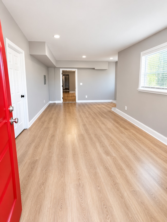 542 Lewis St Unit Lower