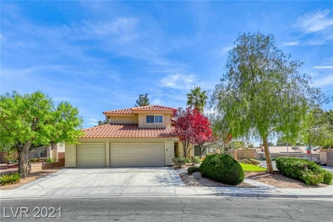 Gorgeous 4 bedroom home with large corner ... - Gorgeous 4 bedroom home with large corner ...