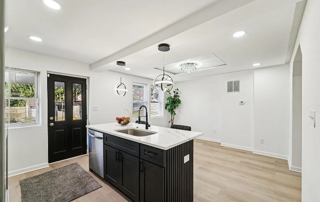 Photo - 917 Reverdy Rd