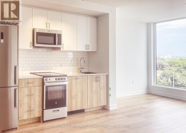 Photo - 1195 The Queensway Unit 605