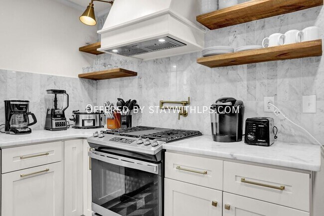 Photo - 397 Angelus St