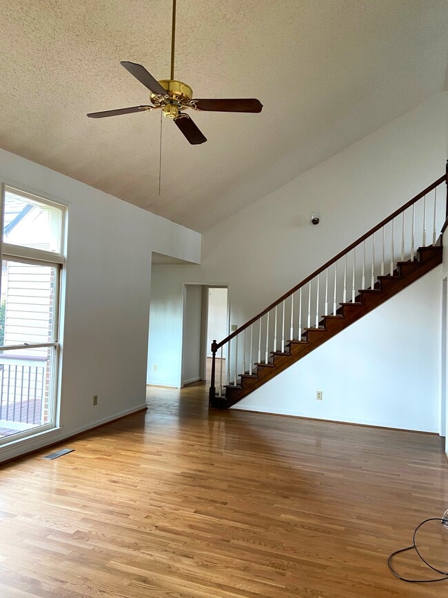 Photo - 223 Cambo Ter