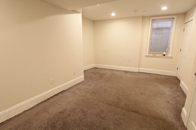 Photo - Large 3 bed in Brookline