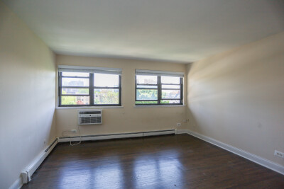 Photo - 750 W Cornelia Ave Apartment Unit 3