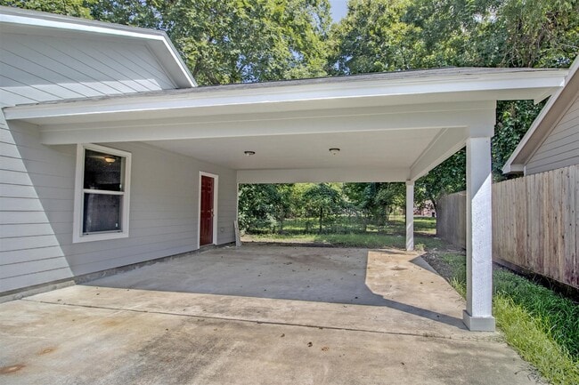 Building Photo - 1022 Jeff St