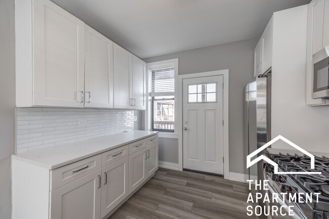 Photo - 3925 N Janssen Ave Unidad N1