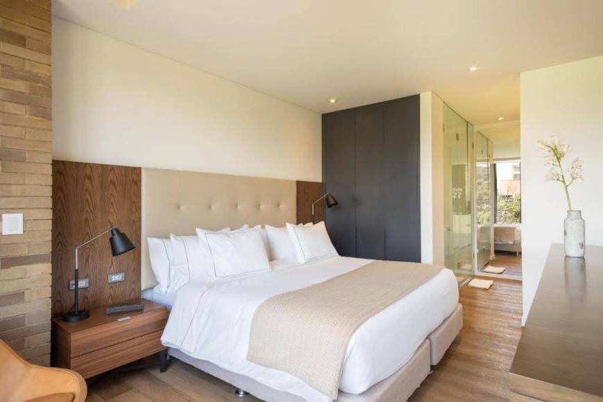 2.0 bedroom in Los Angeles California 90011 - 2.0 bedroom in Los Angeles California 90011 Condo Unit 200