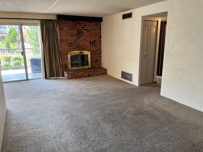 Building Photo - 805 29th St Unit 362 Rental