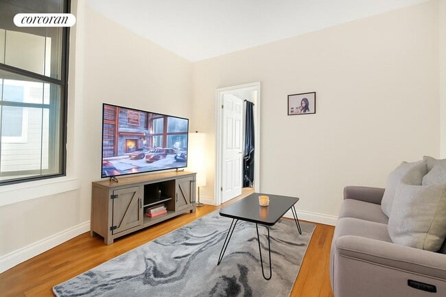 Building Photo - 230 E 25th St Rental
