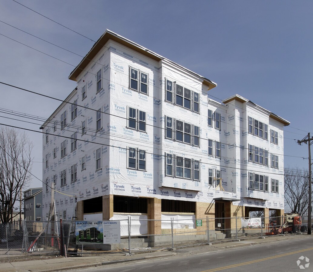 Photo - 185 Dexter St