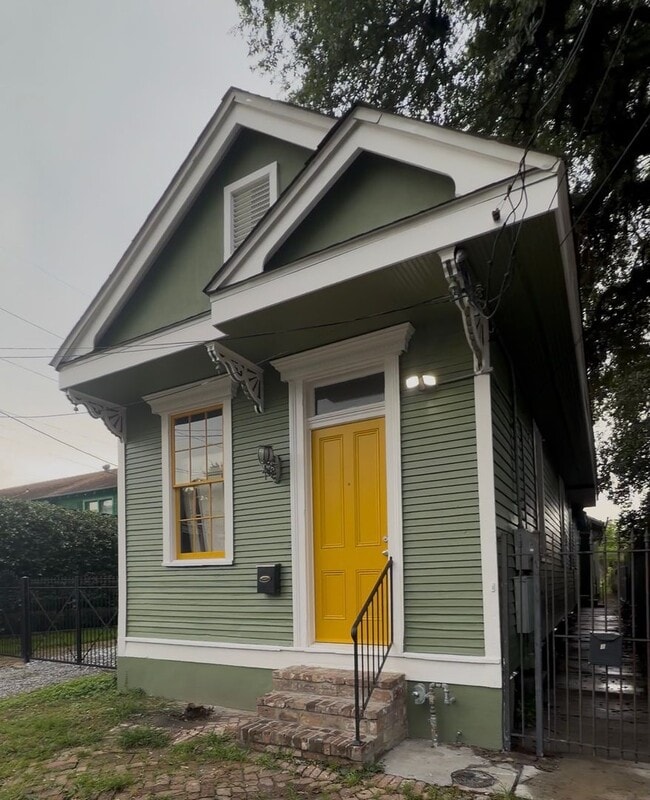 Building Photo - Check Out 515 Cadiz Street