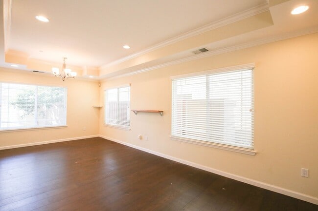 Photo - Newer Contemporary Home for Rent - Conveni...