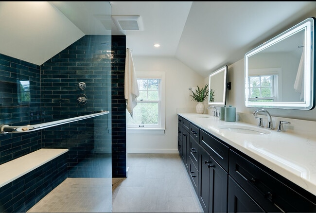 Photo - 522 NE Royal Ct