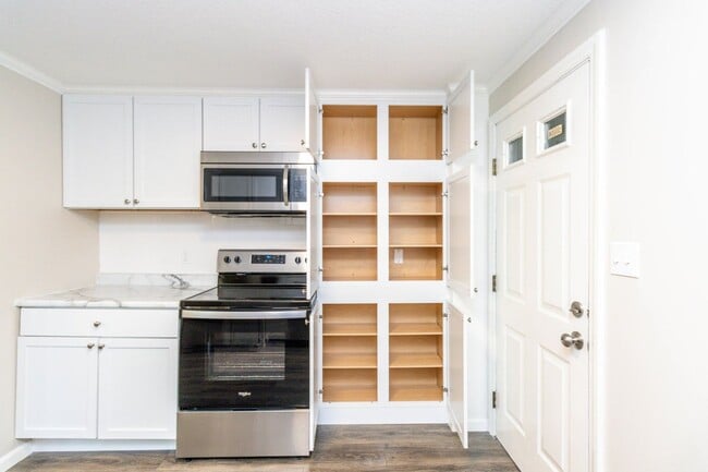 Photo - 1400 Hunt Ct