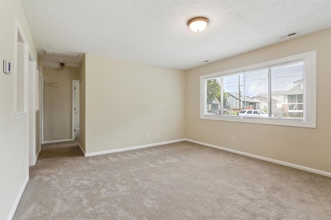 Photo - 4BR | 2 Full Baths | Downtown Newport News