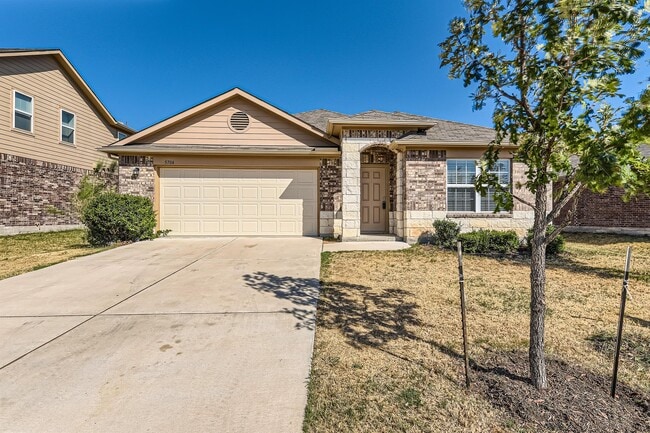 Building Photo - 5704 Montrelia Dr Rental