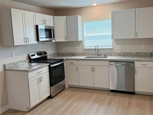 Building Photo - 399 Blackbourn St