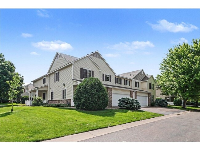 Photo - 130 River Woods Dr W