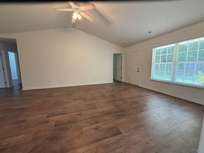 111 Turnstone Ct SW