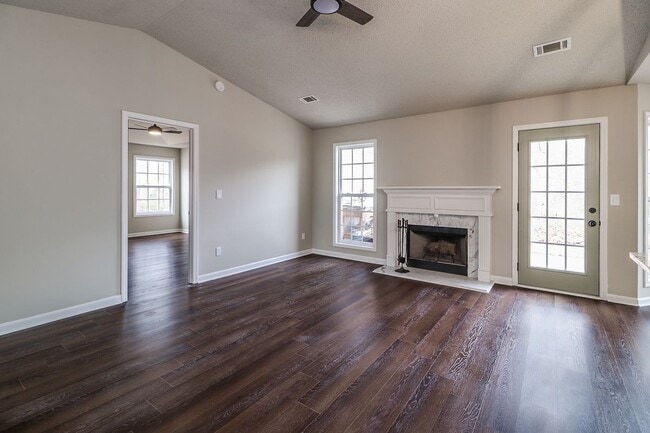 Photo - 1216 Dylan Way