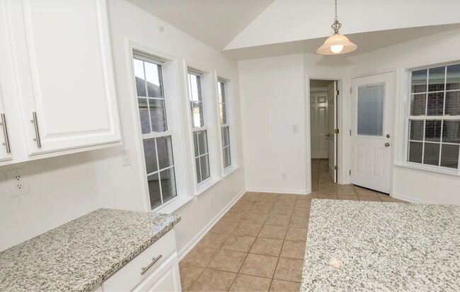 Photo - 7337 Heathermoore Loop