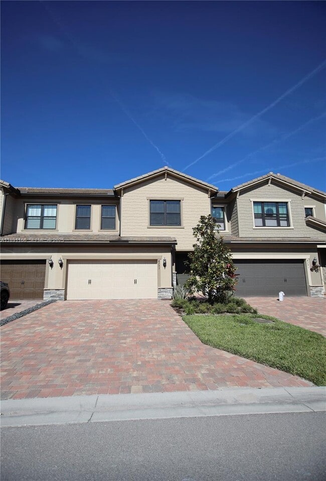 Photo - 8293 Cadre Noir Rd