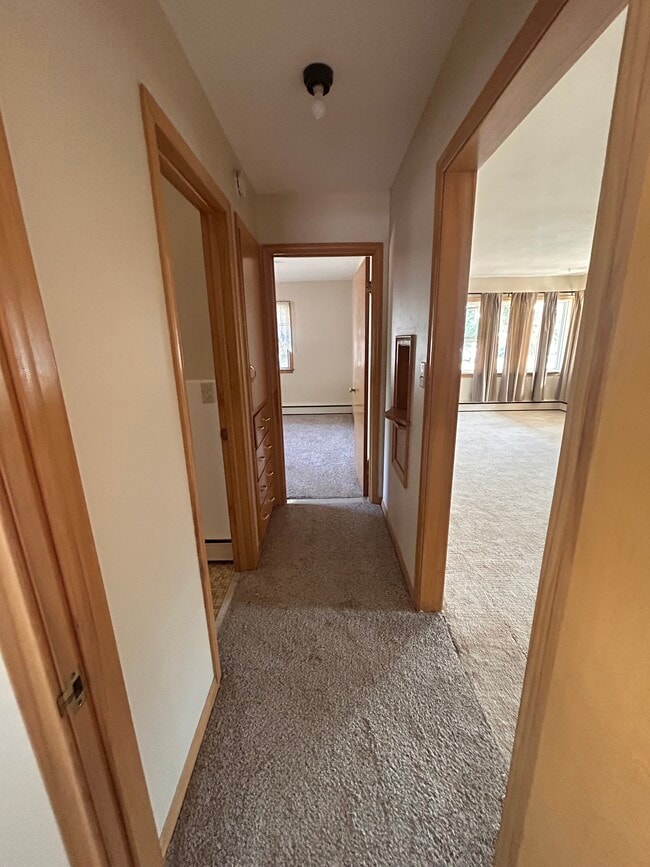 1422 E Avenue E Unit Upper unit