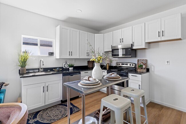 Photo - 409-411 Novelty St