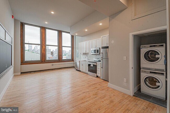 Photo - 1300 S 19th St Unidad 305