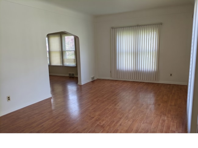 Photo - 35759 Glenwood Rd