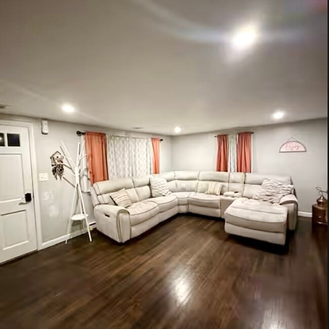 Photo - 29 Fresh Pond Cir