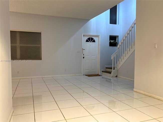 Photo - 543 Racquet Club Rd