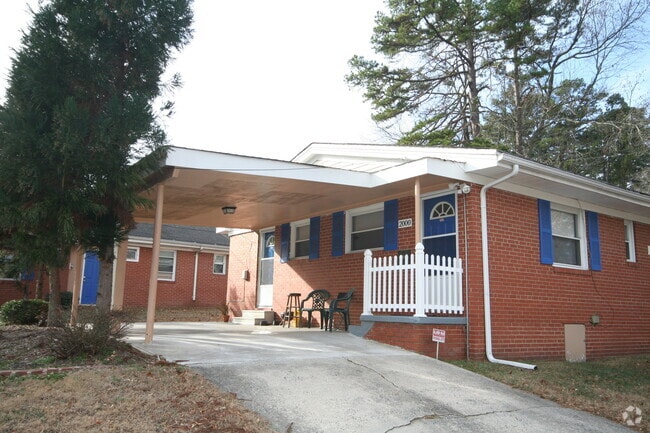 Building Photo - Renovated Duplex Unit 2000 Rental