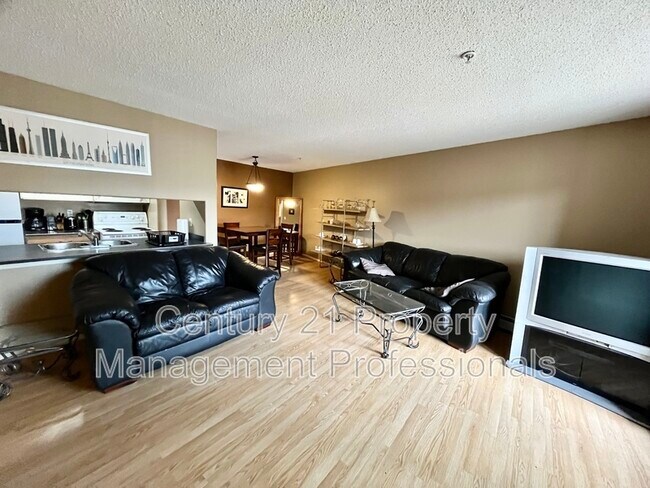 Photo - 200 Richard St Unit 437