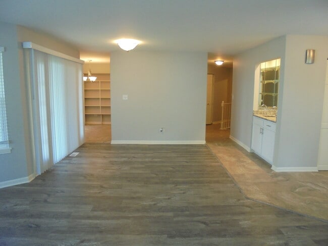 Photo - 1122 St Andrews Ct