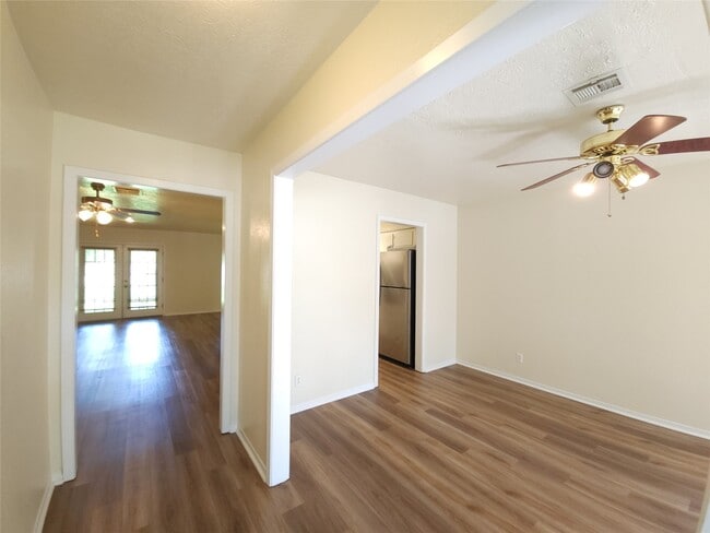 5322 Royal Oak Dr