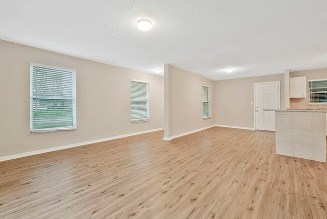 Photo - 1310 Celia Way