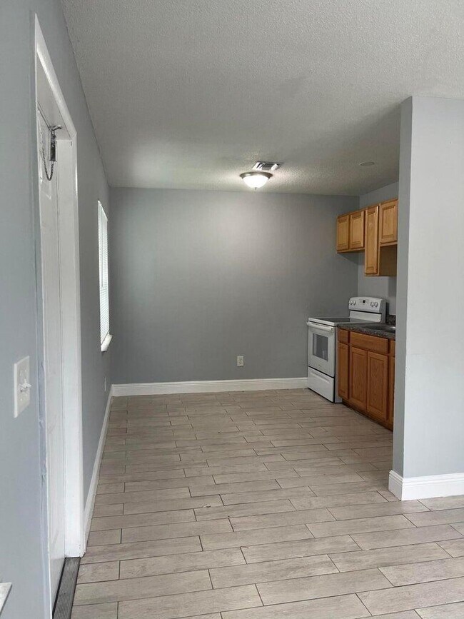 Photo - 3011 Windsor Ave