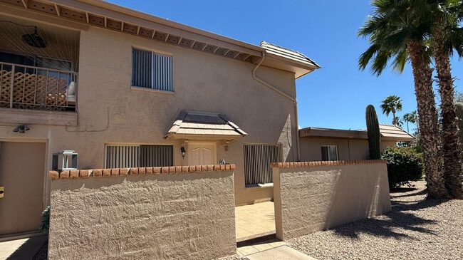 Building Photo - 17014 E Calle Del Oro